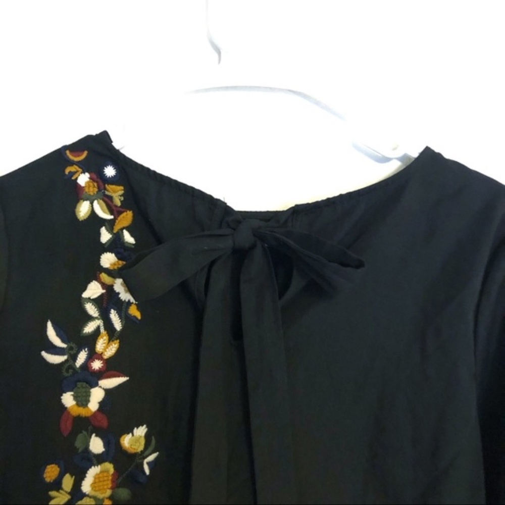Cliché Bell Sleeve Embroidered Blouse - Picture 7 of 8